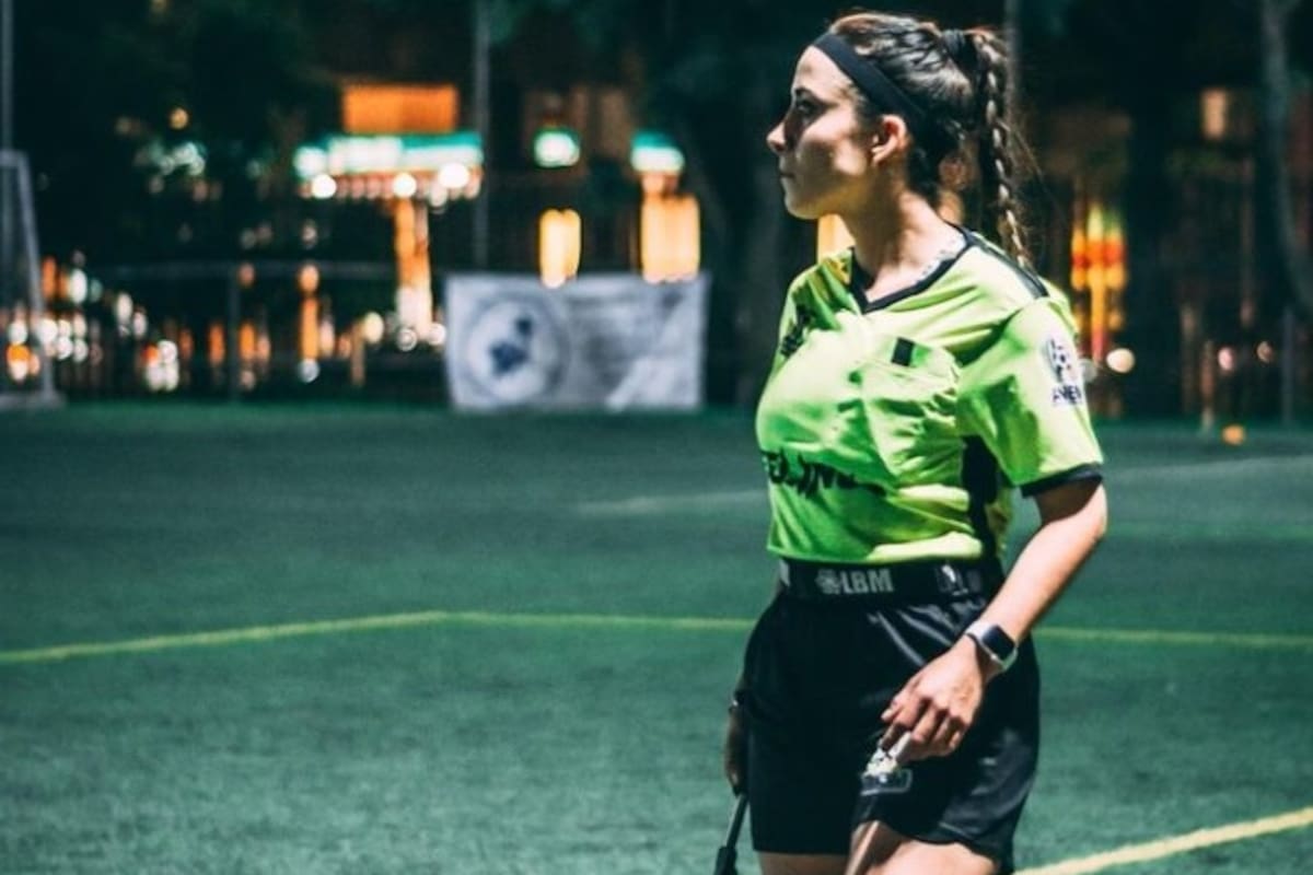 Valeria Andrade fue árbitro de la FIFA pero la despidieron por faltar al código de ética