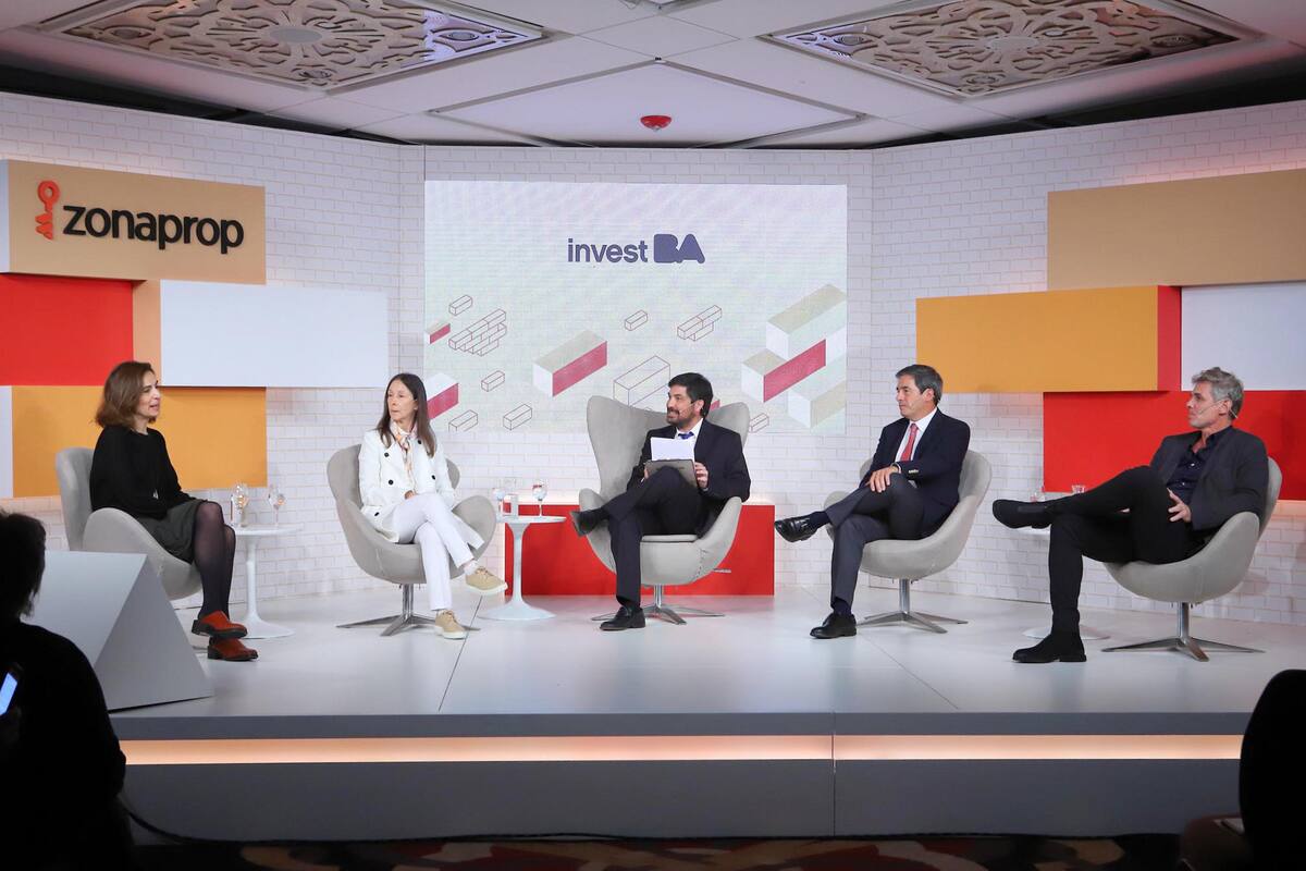 Valeria del Puerto, Cynthia Goytia, Ignacio Federico (LA NACION), Martín Mom y Pablo Saubidet