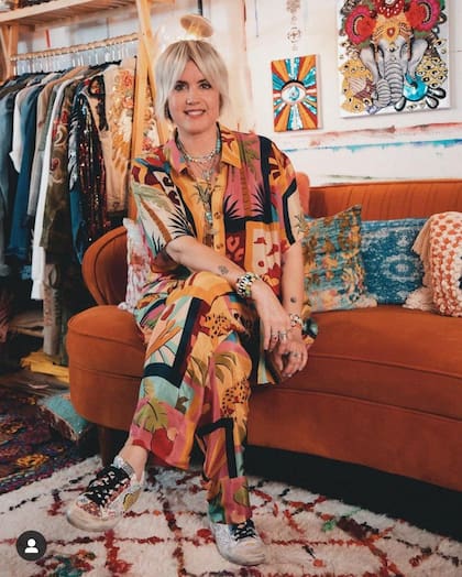 Valeria Gebruers, creadora de Pachamama Bohemian, hace obras de arte en ropa
