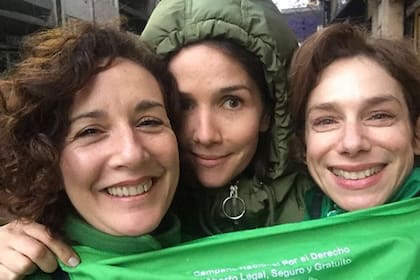 Valeria Lorca, Natalia Oreiro y Verónica Pelaccini se sumaron a la marcha