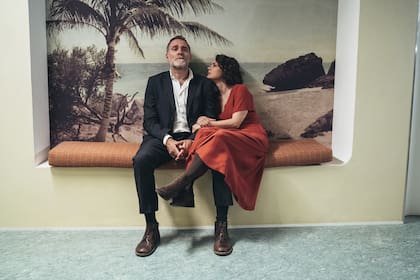 Valerio Mastandrea y Dolores Fonzi en la película italiana Nonostante