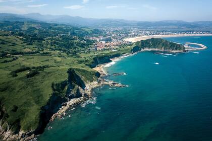 Valle privilegiado donde las vistas son infinitas, los senderos invitan a explorar con ganas y la gastronomía regocija el cuerpo y el espíritu.