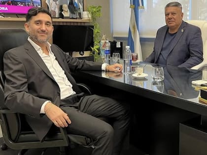 Vallejos y Tapia en el predio de la AFA