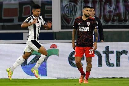 Valoyes festeja, Paulo Díaz sufre: Talleres venció a River el miércoles