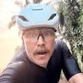 Un piloto de F1 viajó 400 kilómetros en bicicleta para llegar al Gran Premio de Singapur