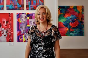 Vanesa Harbek emigró a Alemania y en esa nación reparte su tiempo entre su banda de música y el arte