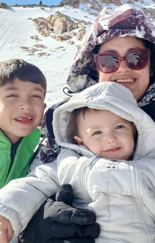 Vanesa, junto a su marido y sus dos hijos.