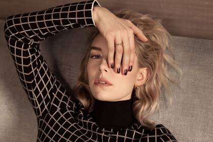 Vanessa Kirby, una actriz en ascenso que vivió una difícil infancia