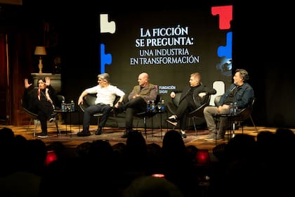 Vanessa Ragone, Pablo Echarri, Carlos Rottemberg, Adrián Suar y Marcos Carnevale reflexionaron sobre los desafíos y el futuro de la ficción local