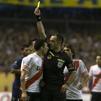 Vangioni protesta la amarilla
