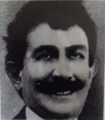 Varela Castex venía de una familia acomodada. Fue el nieto del escritor y político Florencio Varela.