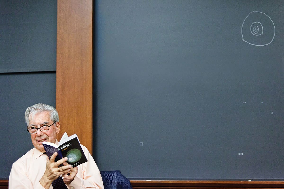 Vargas Llosa, en la Universidad de Princeton, durante un curso dedicado a Borges, en 2010
