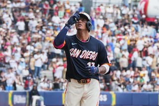 Vargas y los Diamondbacks remontan para vencer 12-7 a Padres y dividir triunfos en Ciudad de México