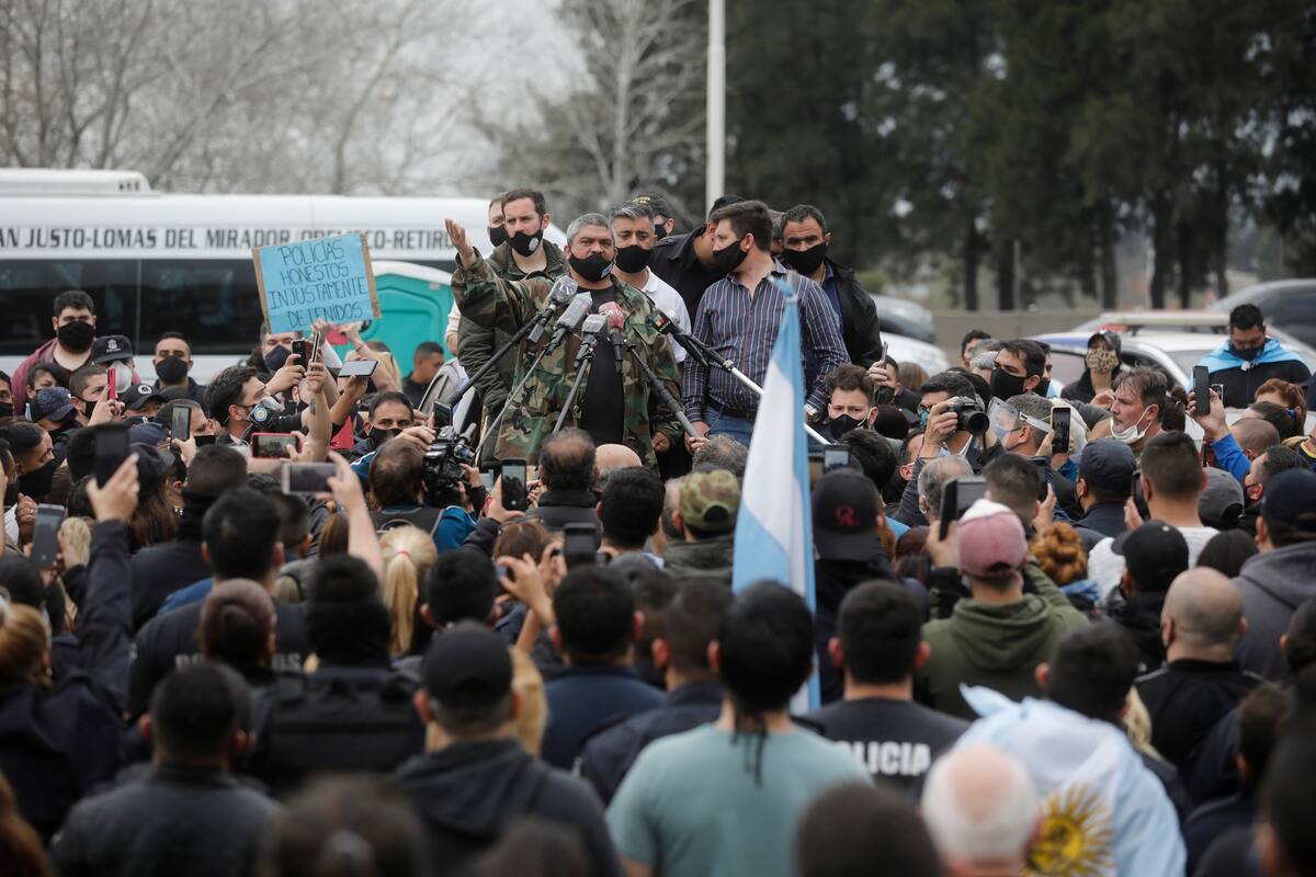 Varias asambleas se desarrollaron en Puente 12, el lugar elegido para la mayor concentración de la protesta policial