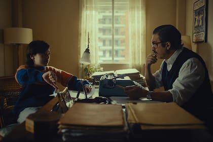 Varias escenas de la película muestran la relación entre el fiscal y su hijo