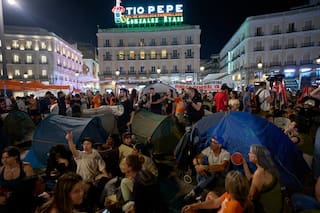 Miles marchan en Madrid para protestar por crisis de vivienda tras desalojo de mujer de 87 años