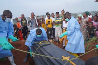 Muertes por el brote de ébola en Congo superan las 3.000