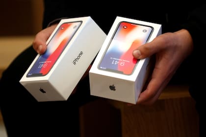 Varias tiendas ya ofrecen el smartphone de Apple, con precio que van de 40 mil pesos en adelante por la versión de 64 GB; cómo se compara con su precio internacional