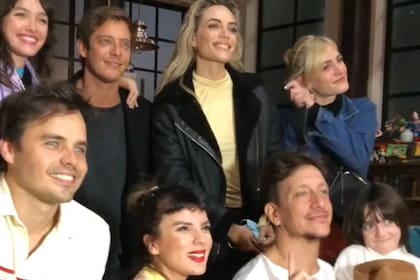 Varios actores de Casi Ángeles fueron a ver la obra de Nicolás Vázquez a El Nacional