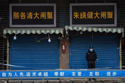Varios comercios cerrados en la ciudad de Wuhan