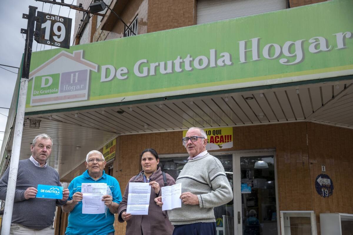 Varios de los damnificados de las oscuras actividades financieras del fallecido dueño de De Gruttola Hogar, en Mercedes