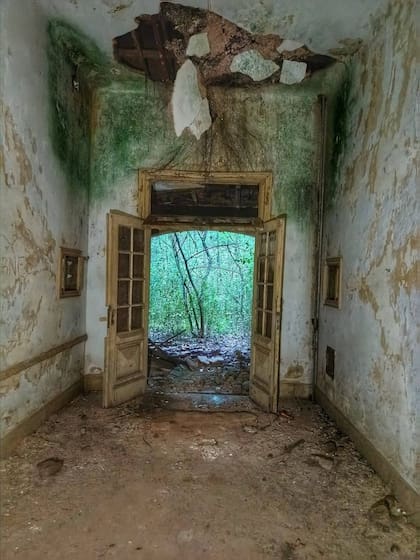 Varios de sus edificios se encuentran en estado de abandono