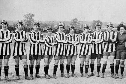 Varios equipos de fútbol femenino nacieron durante la Primera Guerra Mundial, pero Dick, Kerr Ladies fue el más destacado