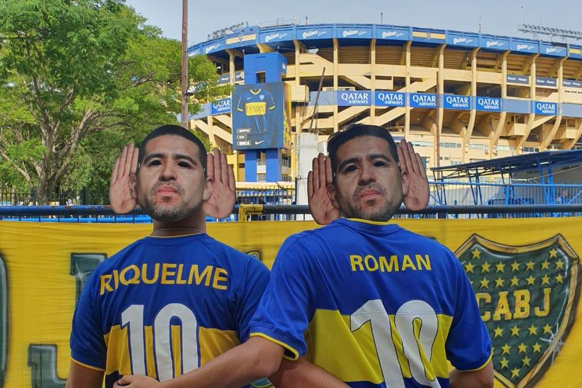 Varios hinchas no pudieron ingresar a la Bombonera con la careta de Riquelme