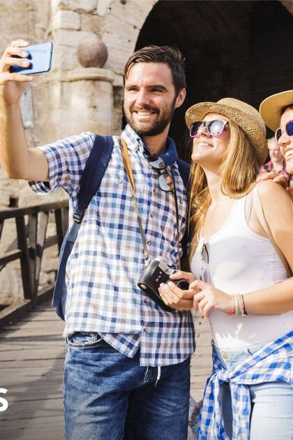 Varios lugares de gran afluencia turística prohibieron las selfies. Los que incumplen, se exponen a severas multas.
