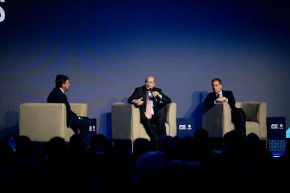 Varios mandatarios se reunieron en el Consejo Federal de Inversiones (CFI) con nuevos pedidos de obras de infraestructura