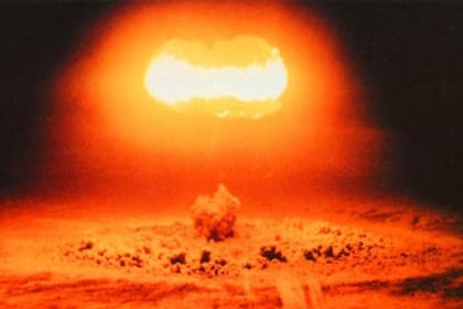 Varios países trataban de tener bombas nucleares después de que Estados Unidos las hubiera utilizado.