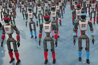 Robots humanoides chinos baten récords humanos en juegos de Beijing