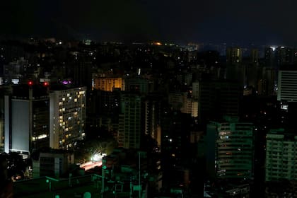Varios sectores de Caracas continuaban ayer en penumbras después de tres días de una falla en el suministro de electricidad