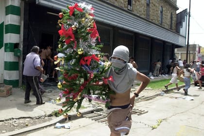 El descontrol antes de las protestas masivas, a pocos días de la Navidad