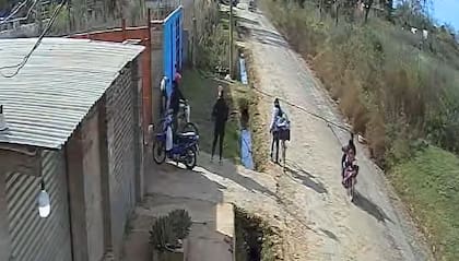 Varios vecinos de la zona se quedaron sorprendidos al ver la situación
