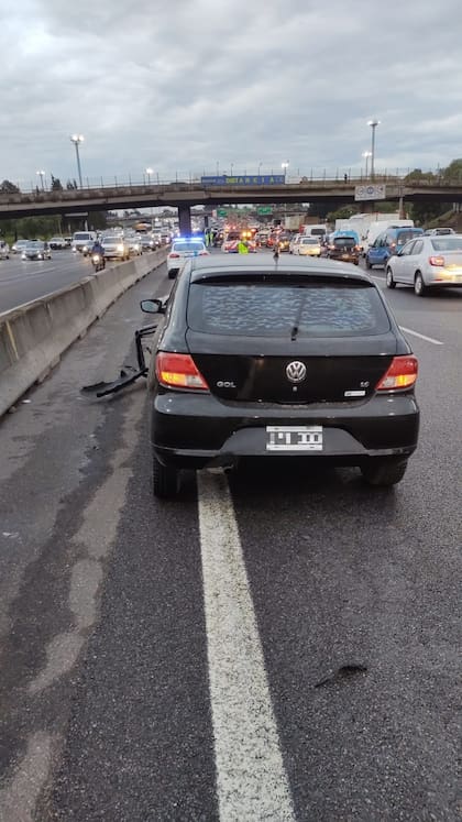 Varios vehículos terminaron con el paragolpes destrozado
