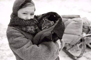 Vaska y una de sus humanas