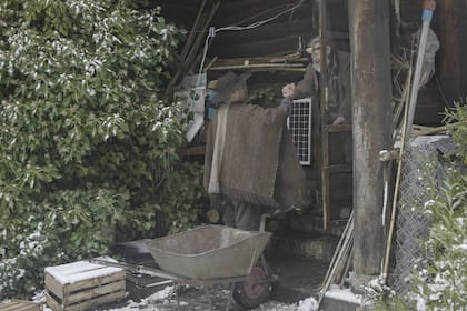 Vecinos, amigos y familia son de gran ayuda para Iván
