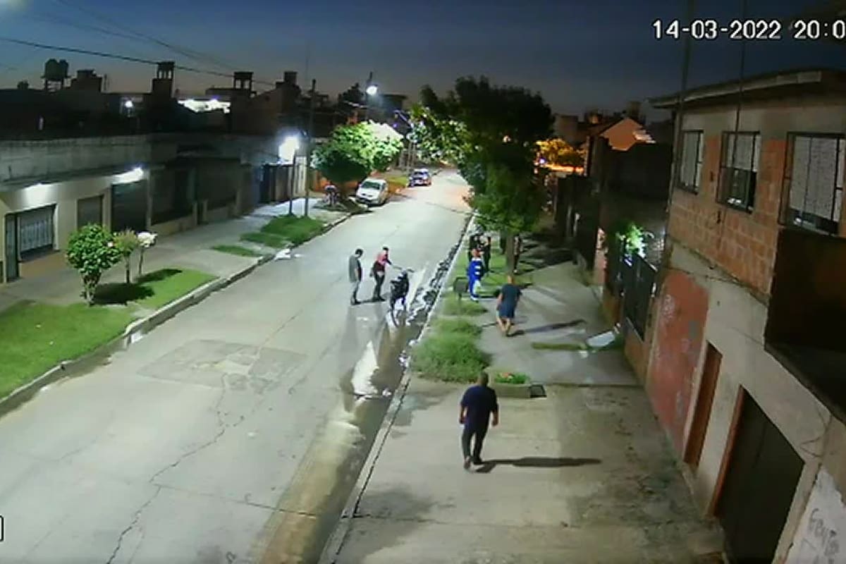 Vecinos atraparon a un motochorro