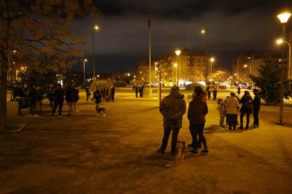 Vecinos de Granada, salen a la calle tras tres terremotos consecutivos de magnitud oscilante entre 3,9 y 4,3