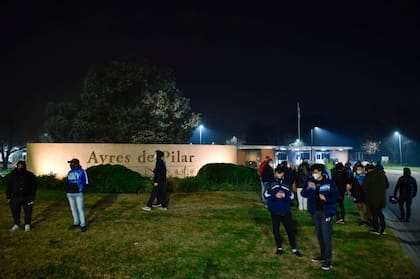 En julio, cuando trascendió que Lázaro Báez saldría de la cárcel, un grupo de vecinos hizo un cacerolazo para evitar que se instalara en Ayres del Pilar