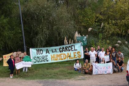 Vecinos de Tigre se oponen a la construcción de una alcaidía en Dique Luján sobre una zona que los lugareños señalan como el último humedal continental en lo que va de Vicente López a Tigre