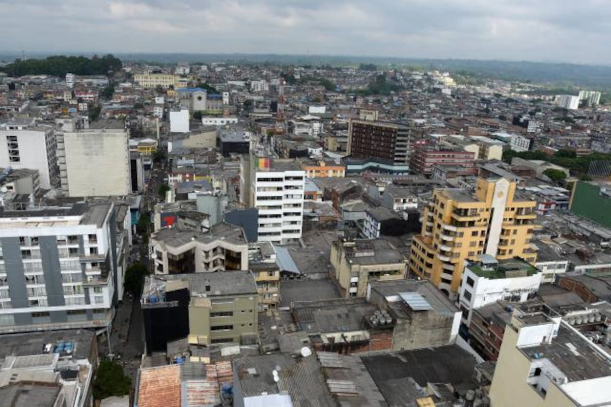 Vecinos denuncian que modelos webcams se apoderaron del barrio La Alameda