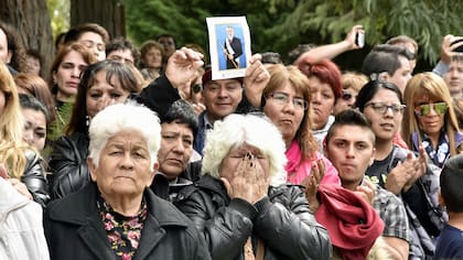 Vecinos, funcionarios y referentes políticos provinciales y nacionales despidieron a Das Neves