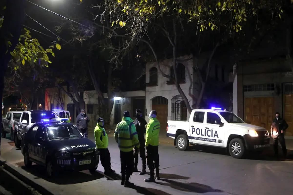 Vecinos golpearon mortalmente a un hombre que se había escapado de la policía mendocina