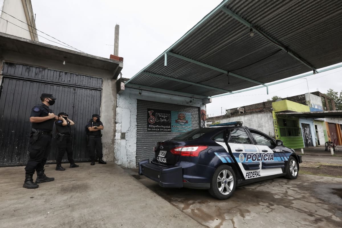 Vecinos reclaman más seguridad tras el mortal tiroteo en una casa de comidas