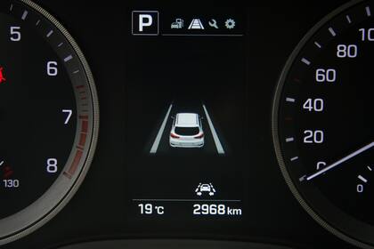 Vehicle lane assistance display