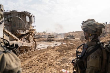 Vehículos blindados y militares israelíes y en la Franja de Gaza. FUERZAS ARMADAS DE ISRAEL