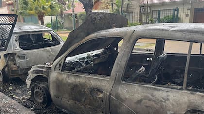 Vehículos quemados durante la madrugada en Villa Ballester