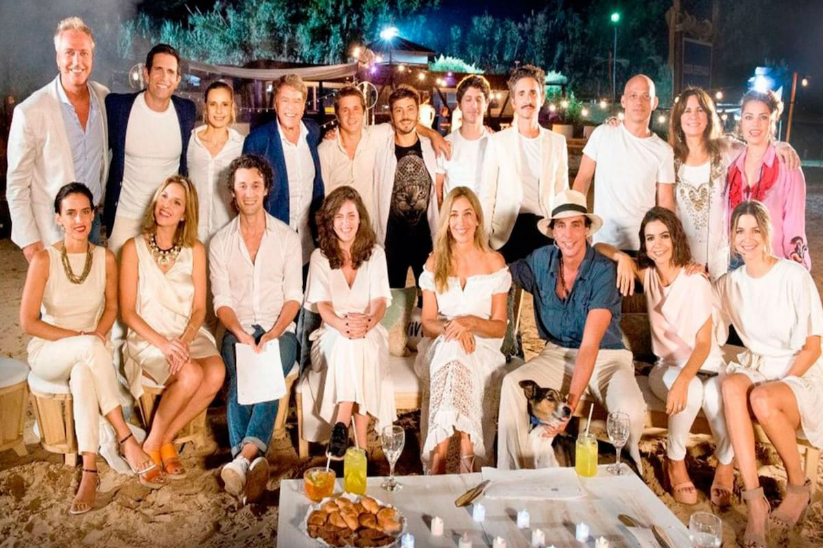 Veinte años después de su estreno, el elenco de Verano del 98 se reunió para compartir anécdotas e historias sobre ese verdadero fenómeno de la televisión argentina.